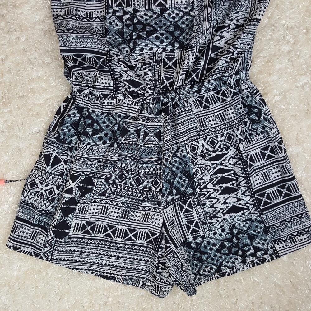 Blue Island Abstract Geometric Print Romper - Picture 6 of 7
